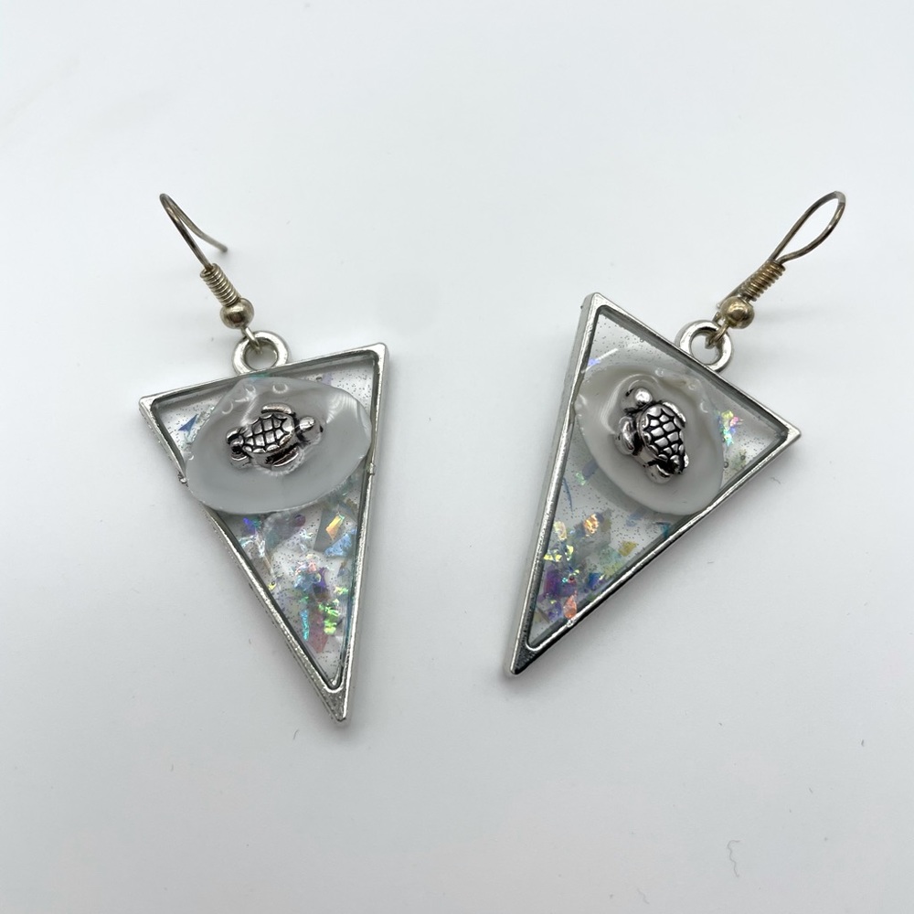 ⭐️ Turtle & Shell Sparkling Triangle Dangles
